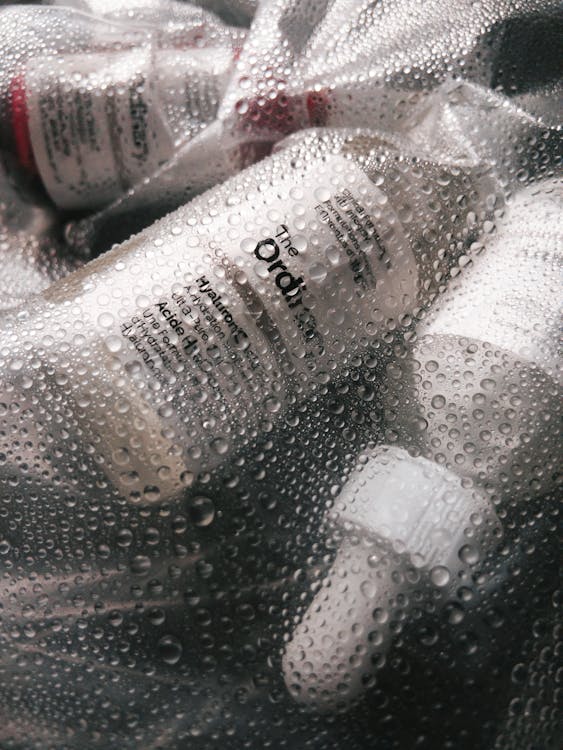 Things to Wear on an Airplane 3