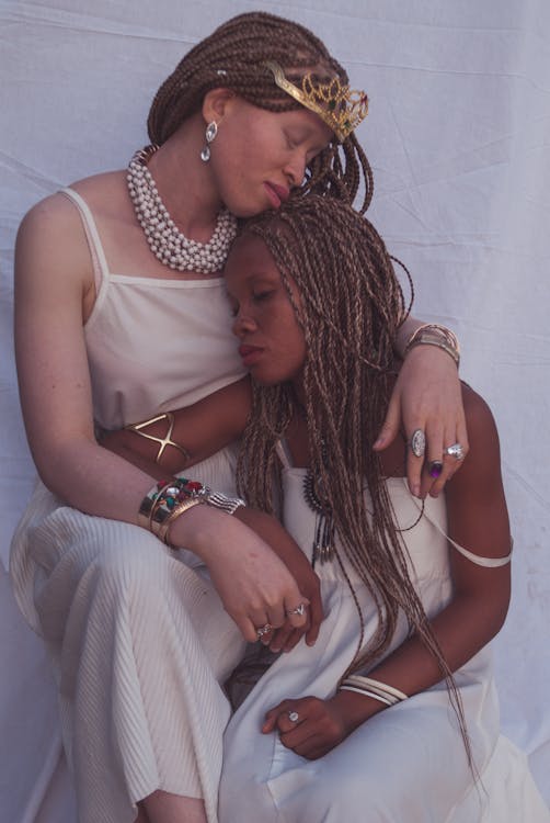 Things to Wear on an Airplane 4